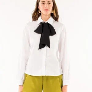 Camicia slim con fiocco kontatto