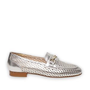 Mocassino in pelle traforata platino
