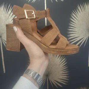 Sandalo zoccolo fasce tamaris