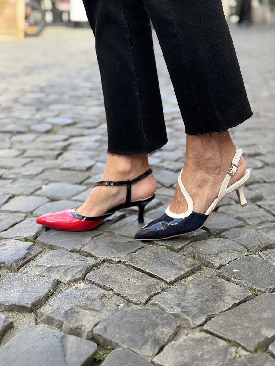 “Carmela” Slingback in Vernice Blu Navy - immagine 3