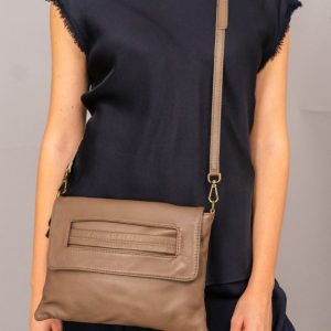 BUSTA A MANO IN PELLE