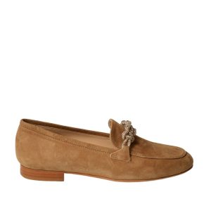 Mocassino in suede beige con accessorio gioiello