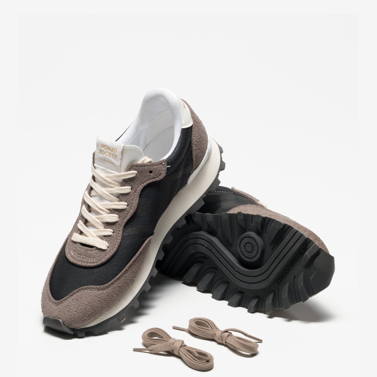 Sneakers in materiali Animal Free Certified nero e grigio - immagine 4