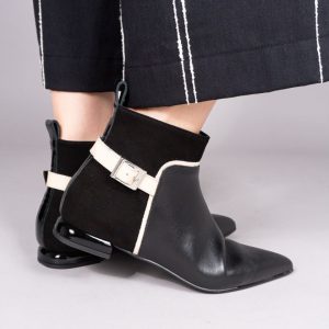 TRONCHETTI IN PELLE BASSI